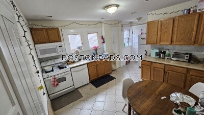 Brighton 4 Beds 2 Baths Boston - $8,700