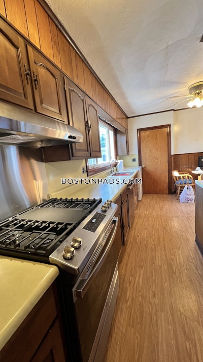 Somerville 6 Beds 1.5 Baths Tufts  Tufts - $7,000