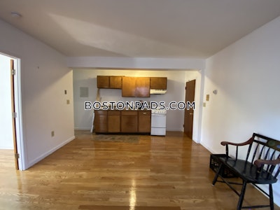 Quincy Deal Alert on an Amazing 1 bed Apartment in North Quincy  North Quincy - $2,100