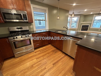 Dorchester 2 Beds 1.5 Baths Boston - $3,200