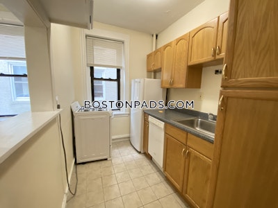 Brookline Great Deal! 1 Bed 1 Bath Available NOW on Riverway!  Brookline Village - $2,350