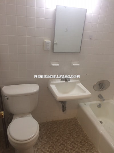 Mission Hill 1 Bed 1 Bath BOSTON Boston - $2,000 50% Fee