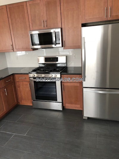 Waltham Apartment for rent 3 Bedrooms 1 Bath - $3,800