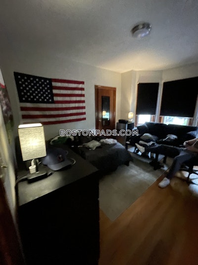Waltham Apartment for rent 3 Bedrooms 2 Baths - $2,900 50% Fee