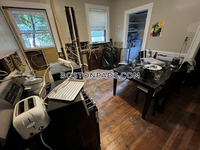 Somerville Apartment for rent 4 Bedrooms 1 Bath  Tufts - $4,800